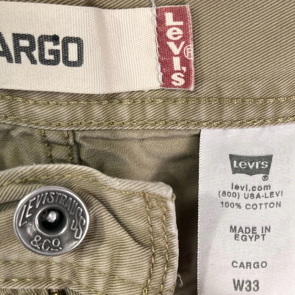 Y2K Vintage Levis Cargo Shorts Men 33x10 Beige Khaki Cotton Grunge Skate Utility
